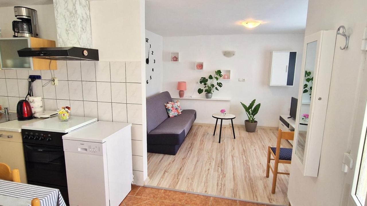 Apartment Jagoda Крк Екстер'єр фото