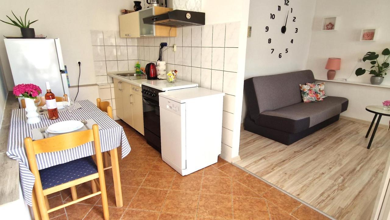 Apartment Jagoda Крк Екстер'єр фото